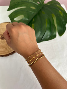 Gold bracelet set