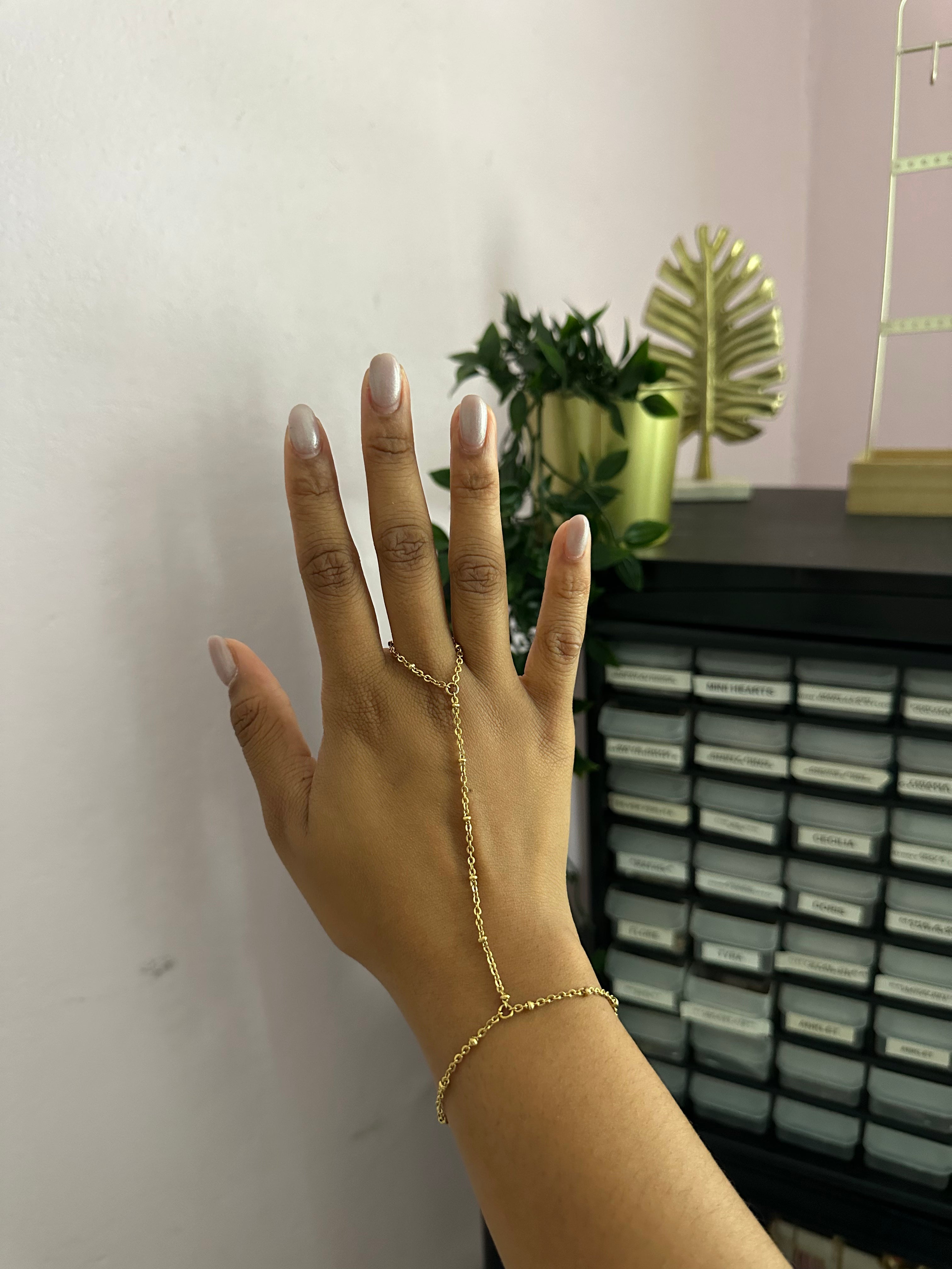 Laia Hand Chain